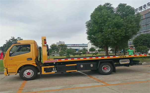 新乡定远24小时拖车救援电话号码，定远道路救援公司怎么收费的